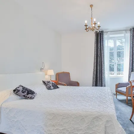 Logis Royal Saint-mart Hotel